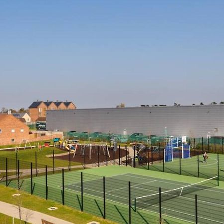 Contemporary Trumpington Apartment With Self Check-In ,Free On-Site Parking, Terrace, Super Fast Wifi & 5 Mins Drive To Papworth & Addenbrookes Hospitals Cambridge  Exterior photo