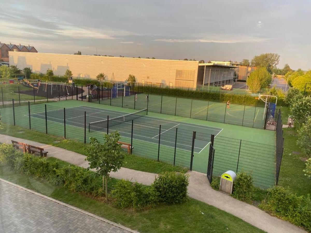Contemporary Trumpington Apartment With Self Check-In ,Free On-Site Parking, Terrace, Super Fast Wifi & 5 Mins Drive To Papworth & Addenbrookes Hospitals Cambridge  Exterior photo