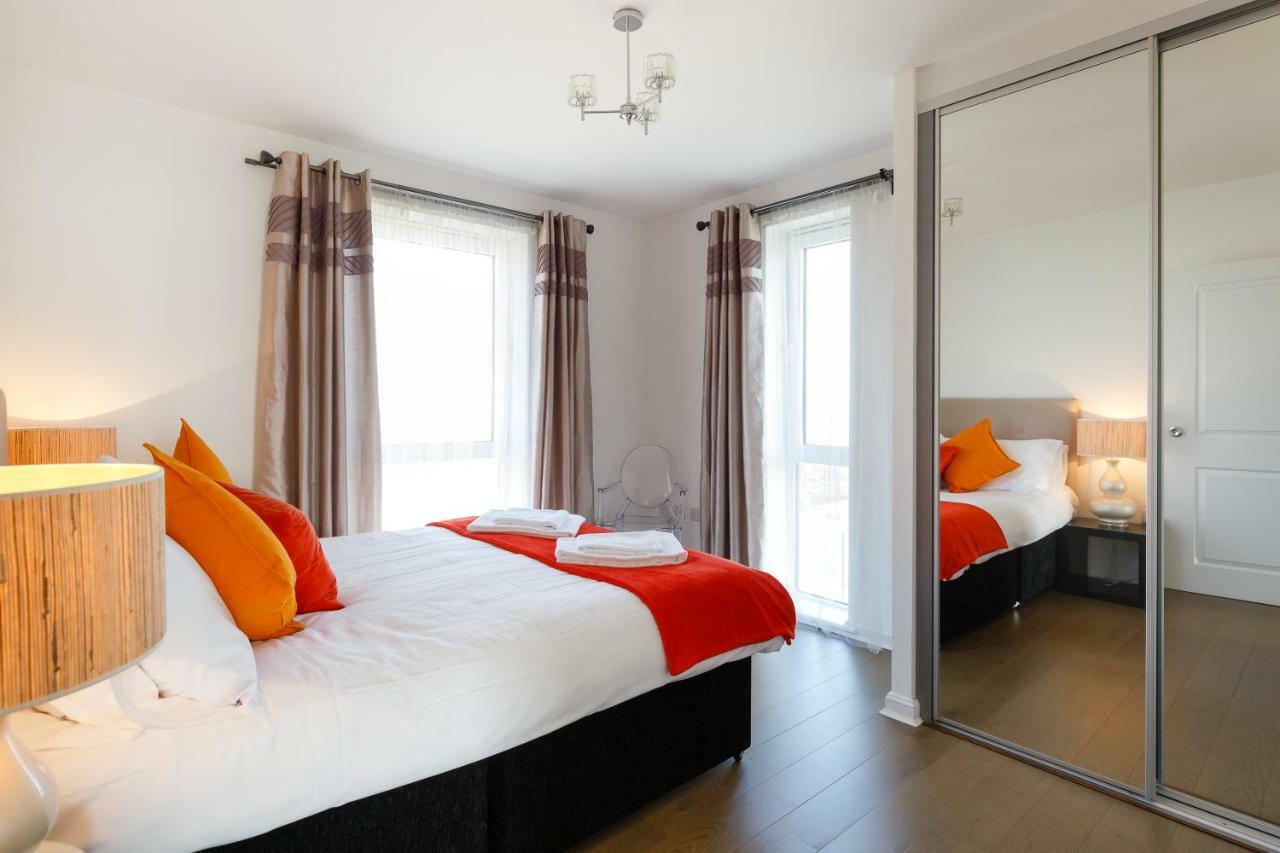 Contemporary Trumpington Apartment With Self Check-In ,Free On-Site Parking, Terrace, Super Fast Wifi & 5 Mins Drive To Papworth & Addenbrookes Hospitals Cambridge  Exterior photo